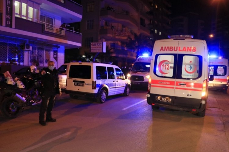 Boşanma aşamasındaki adam dehşet sa&ccedil;tı: 1 &ouml;l&uuml;, 3 yaralı