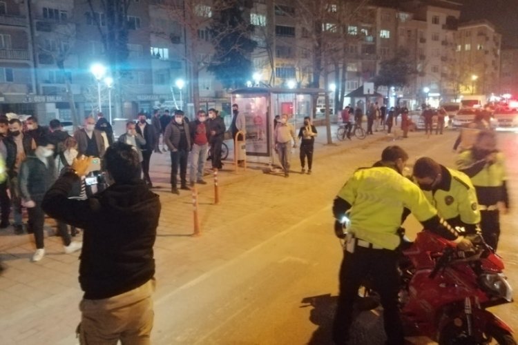 Bursa'da motosiklet ile bisikletin &ccedil;arpıştığı kazada 2 kişi yaralandı