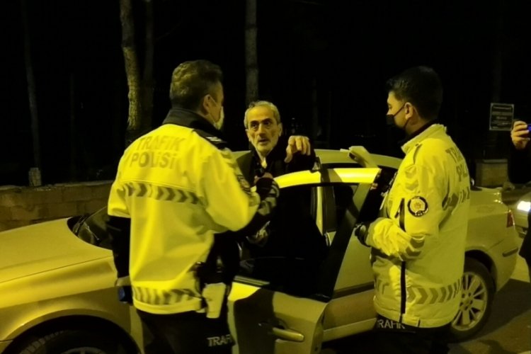 Bursa'da kısıtlamada ehliyetsiz ve alkollü yakalanan sürücü: Alkol var, her şey var, sıkıntı yok