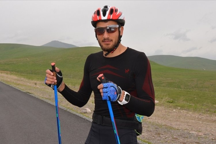 Milli kayakçı Hamza Dursun, Balkan Kupası'nda iki madalya kazandı