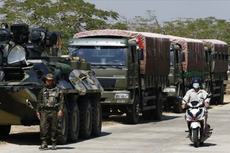 Myanmar'da askeri cunta mobil internet erişimini askıya aldı