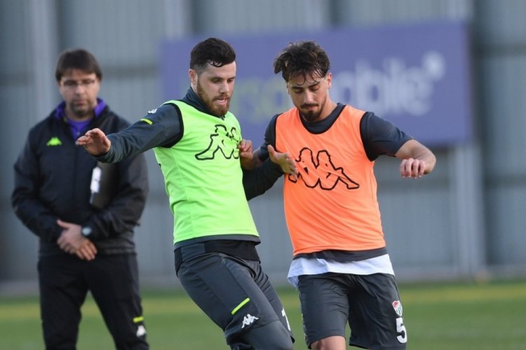 Bursaspor'da ma&ccedil; hazırlıkları 12 eksikle devam etti