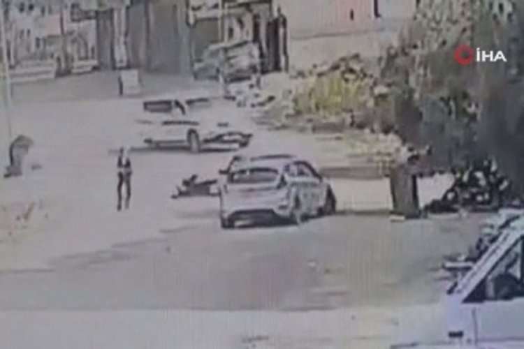 Filistin'de 'dur' ihtarına uymayan sürücü polis memurunu ezerek kaçmaya çalıştı