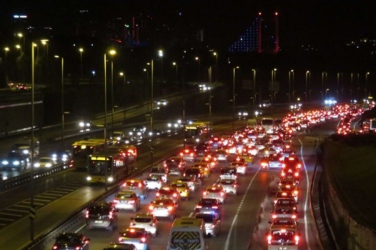 Kısıtlama sonrası İstanbul'da trafik hareketliliği