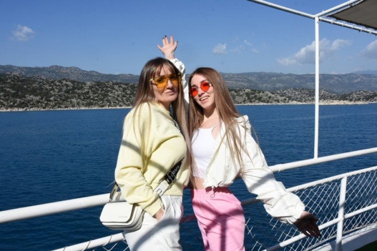 Turistler şubat ayında yazı yaşadı