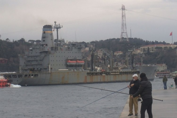 ABD savaş gemisi İstanbul Boğazı'ndan ge&ccedil;ti