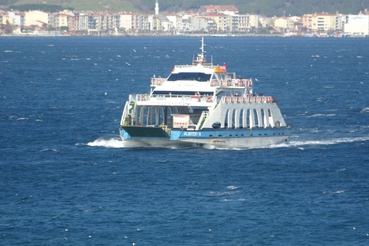 G&ouml;k&ccedil;eada ve Bozcaada'ya feribot seferleri iptal edildi