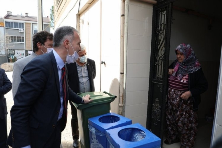 Bursa İnegöl'de çöp konteynırı dağıtımları devam ediyor