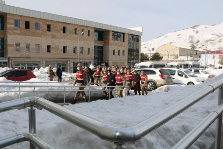 Bitlis'te ter&ouml;r operasyonu: 5 tutuklama