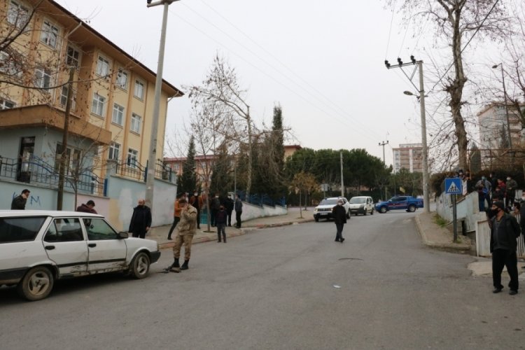 &Ccedil;alınan hayvan koltukların arasından &ccedil;ıktı