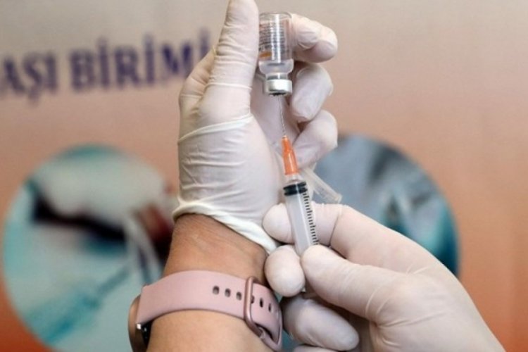 Almanlardan T&uuml;rkiye'ye aşı &ouml;vg&uuml;s&uuml;: Karmaşadan eser yok