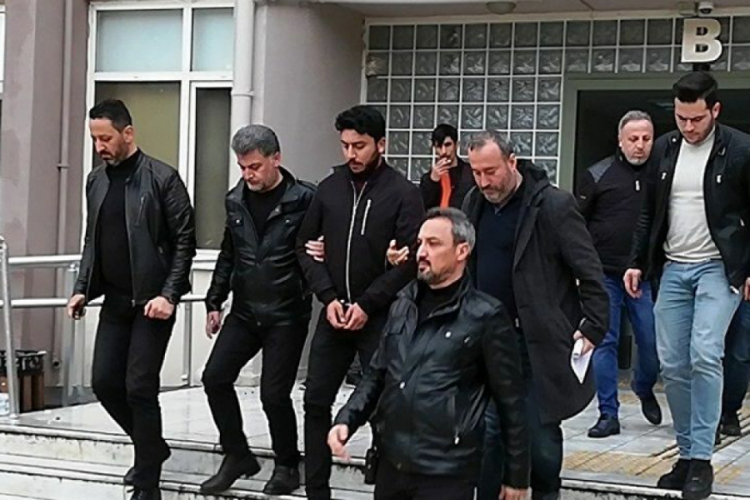 Meslektaşı kız arkadaşını &ouml;ld&uuml;ren polis memuru: Psikolojim bozuk