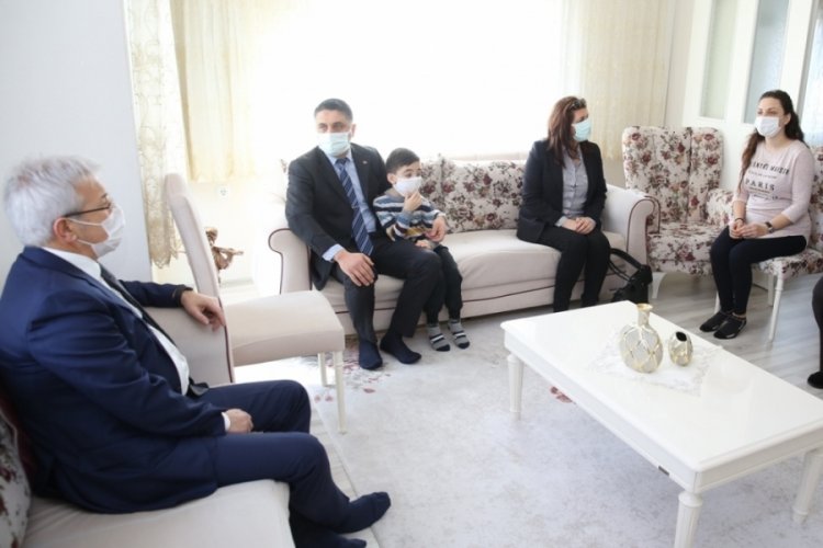 Bursa Nil&uuml;fer Belediye Başkanı Erdem, havyan dostu Pehlivan'ı unutmadı