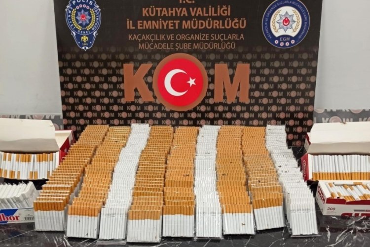 K&uuml;tahya'da bir ara&ccedil;ta 6 bin 720 adet makaron ele ge&ccedil;irildi