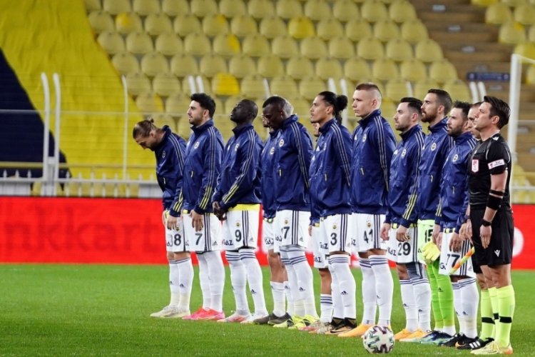 Fenerbah&ccedil;e'den 3'l&uuml; savunma kurgusu