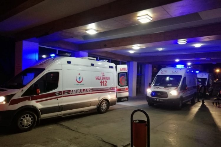 Kavgada 3 kardeş bı&ccedil;aklanarak yaralandı