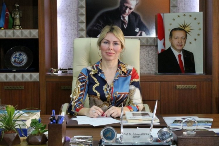 Rekt&ouml;r &Ouml;zkan: Antalya'da mutasyonlu bir hasta tespit edildi