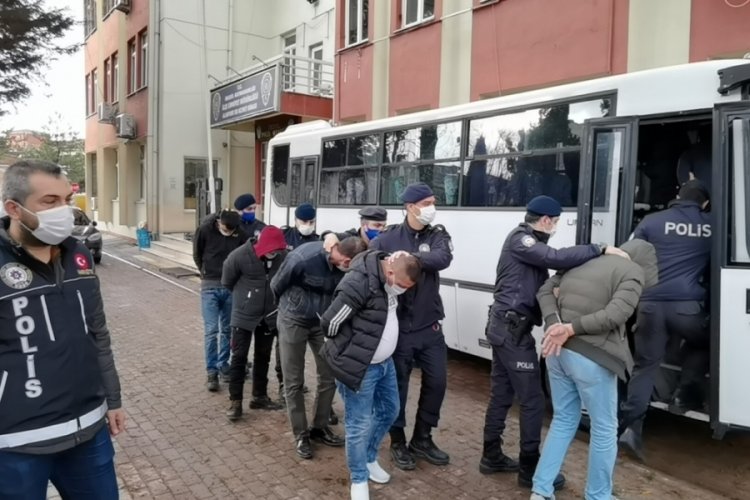Bursa'da uyuşturucu operasyonu: 11 kişiye g&ouml;zaltı