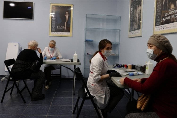 Rusya'da Kovid-19 vaka sayısı 4 milyonu aştı