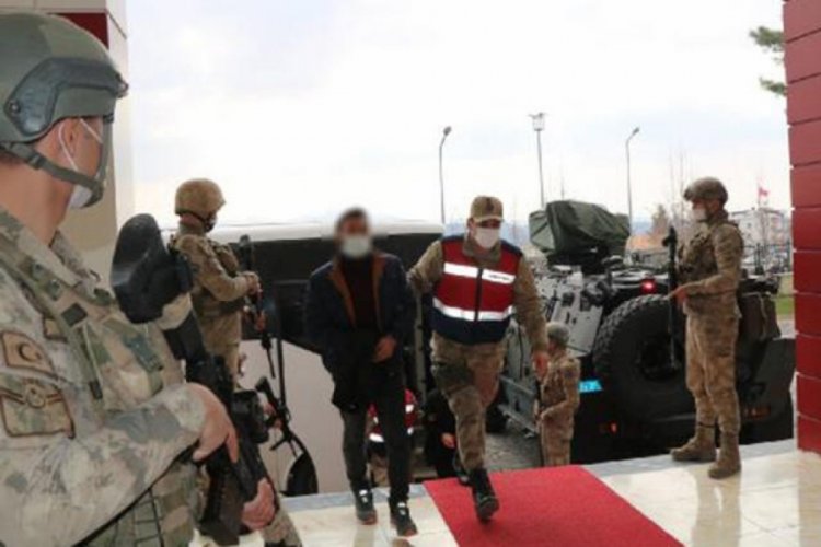 Diyarbakır'daki 'Narko-Ter&ouml;r Tırpan-2' operasyonunda tutuklama