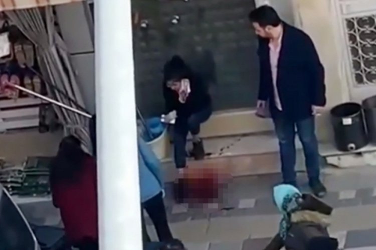 16 yaşındaki kızını sokakta boğazından bı&ccedil;akladı