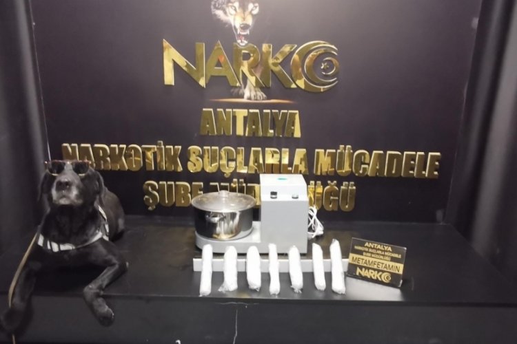 Kargoya verilen blender cihazının i&ccedil;inden 1 kilo uyuşturucu &ccedil;ıktı