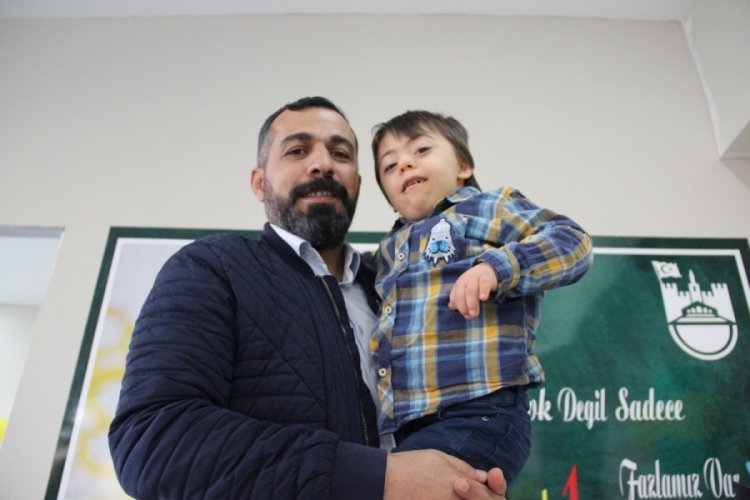Down sendromlu oğlu i&ccedil;in dernek kurdu