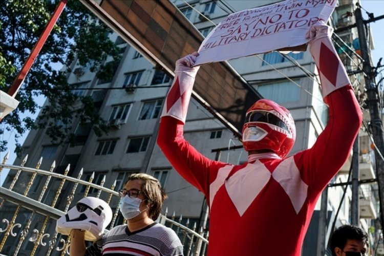 Japonya ve ABD, Myanmar'da askeri darbeyi protesto eden g&ouml;stericilere şiddeti kınadı