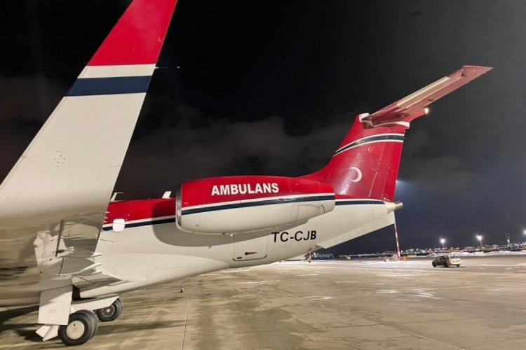 Hollanda'nın yoğun bakım fişini &ccedil;ektiği Covid-19 hastası ambulans u&ccedil;akla T&uuml;rkiye'ye getirildi