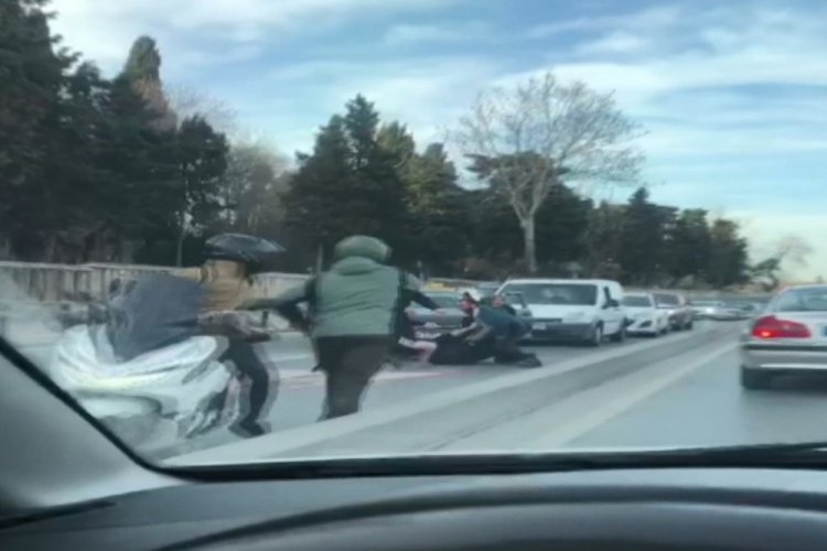 Trafikte yol verme kavgası
