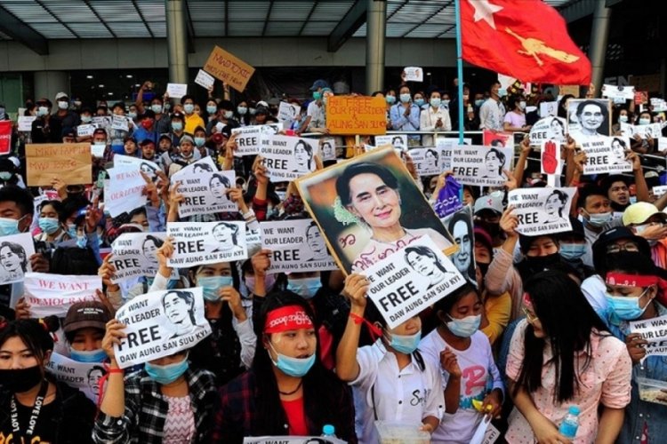 Myanmar'da darbe karşıtı protestolar 5. g&uuml;n&uuml;nde devam etti