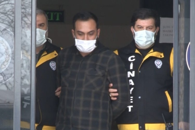 Bursa'da hal&uuml;sinasyon g&ouml;r&uuml;p arkadaşını &ouml;ld&uuml;ren zanlı adliyeye sevk edildi