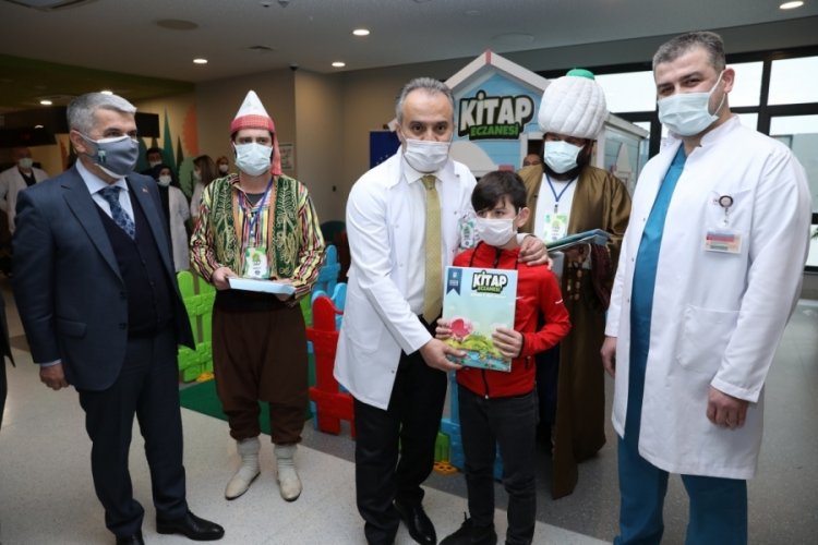T&uuml;rkiye'nin ilk Kitap Eczanesi Bursa'da a&ccedil;ıldı