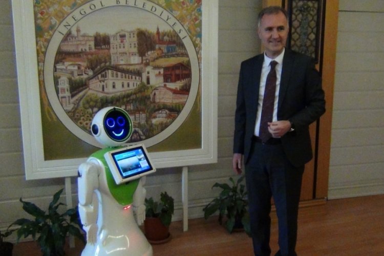 Robot Ada, Bursa İneg&ouml;l Belediye Başkanı Taban'ı ziyaret etti