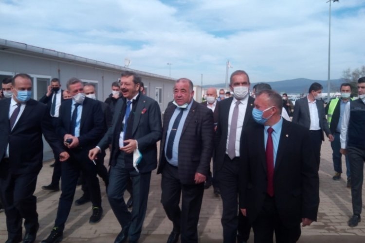 Sanayi ve Teknoloji Bakanı Varank, Bursa'daki TOGG fabrikası inşaat sahasında incelemede bulundu
