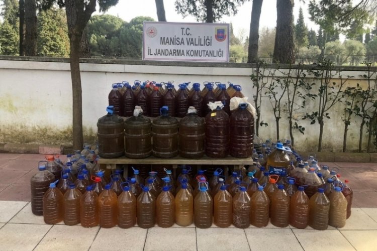 Manisa'da bin 73 litre sahte i&ccedil;ki ele ge&ccedil;irildi