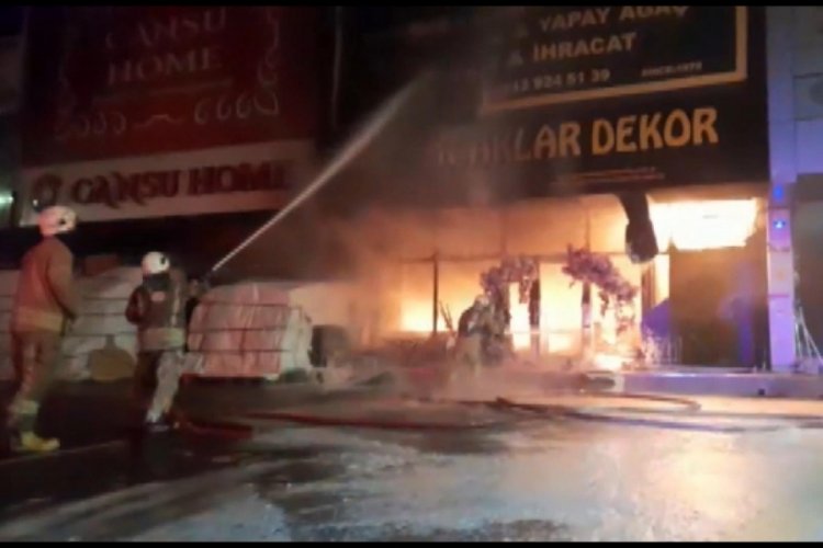 İSTO&Ccedil; Ticaret Merkezi'nde yangın
