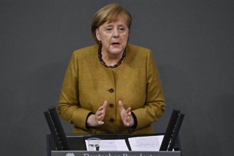 Merkel: Bilim insanlarını dinlemedik, ge&ccedil; kaldık