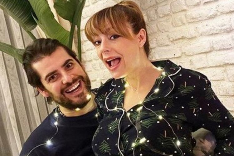 &Ouml;zge &Ouml;zder anne oldu