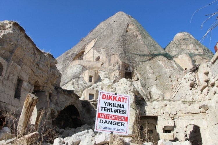 Kapadokya'da peribacaları yıkılıyor!