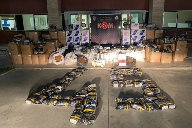 Manisa'da 1 ton ka&ccedil;ak t&uuml;t&uuml;n ele ge&ccedil;irildi