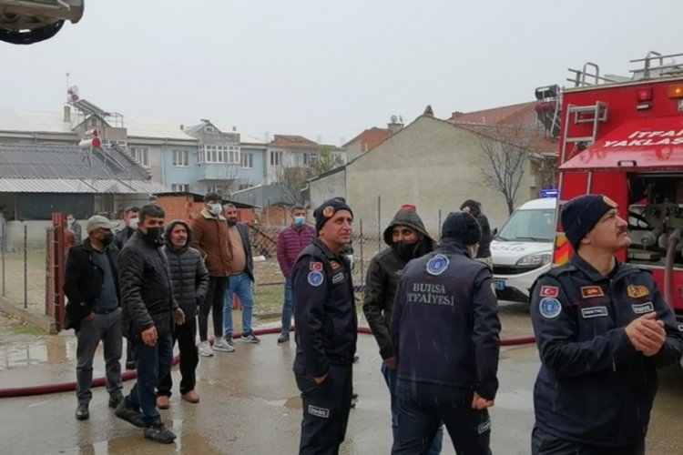 Bursa'da korkutan yangın! Kullanılamaz hale geldi