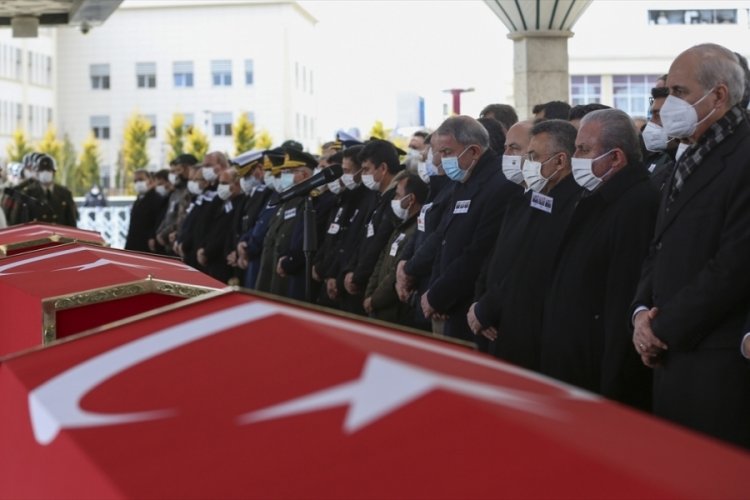 Şehit askerler son yolculuklarına uğurlandı