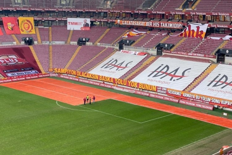 Galatasaray'ın stadında "kar" &ouml;nlemi