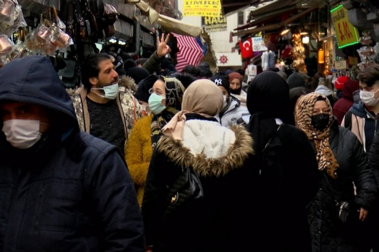 Emin&ouml;n&uuml;'nde adım atacak yer kalmadı