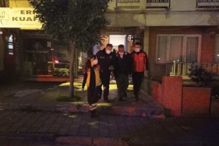 Ailesi ile tartışan şahıs &ccedil;atıya &ccedil;ıkıp atlamak istedi