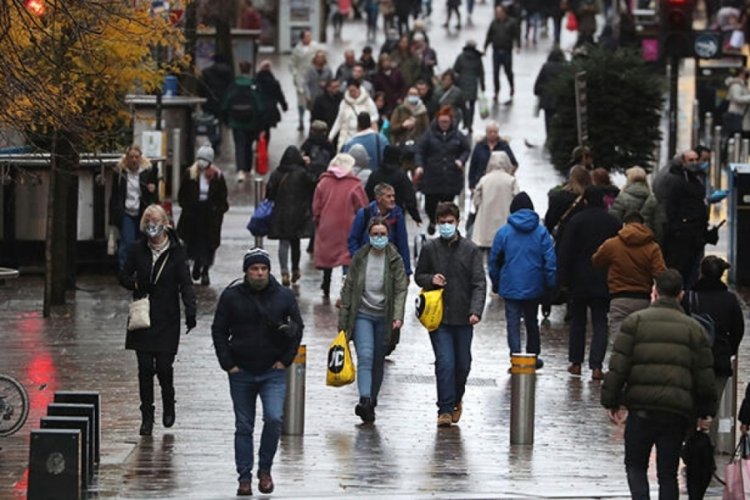 İngiltere'de Covid-19 vaka sayısı 4 milyonu aştı