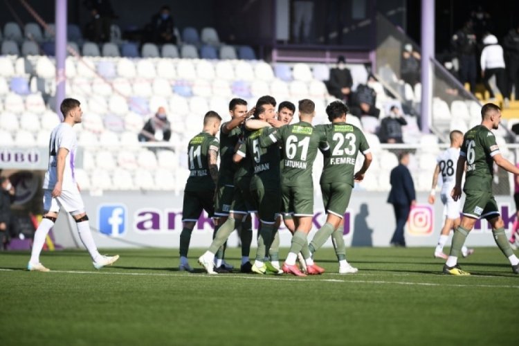 Timsah, t&uuml;m olumsuzluklara karşın gollerine devam ediyor