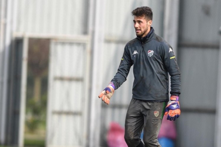 Bursaspor Dadakdeniz'in s&ouml;zleşmesini uzatmak istiyor