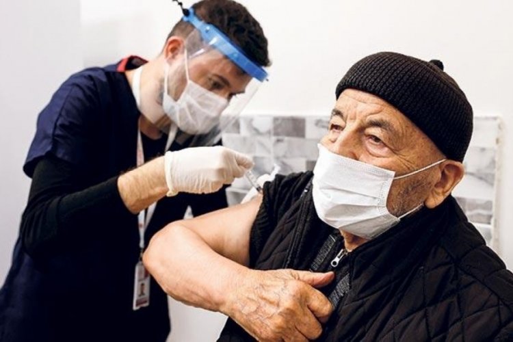 Sağlık Bakanlığı, koronavir&uuml;s aşısında randevuları her 5 dakikada 1'e &ccedil;ekti
